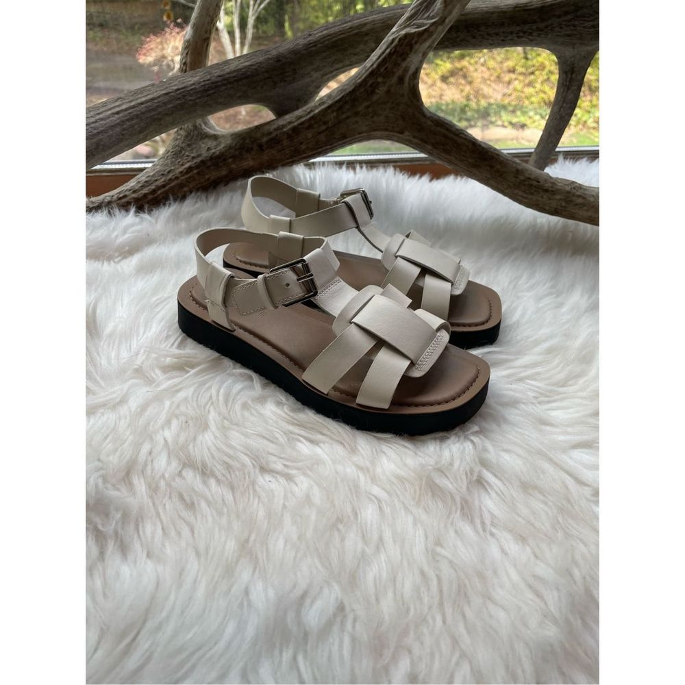 Everlane white strappy platform sandals size 6